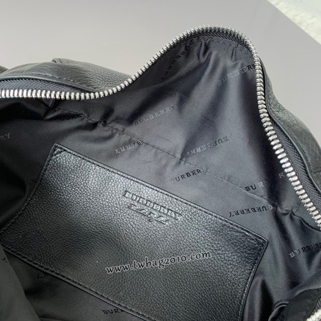 Burberry專門店新款斜挎男士腰包胸包 巴寶莉品牌徽章壓花黑色腰包 yxb1123